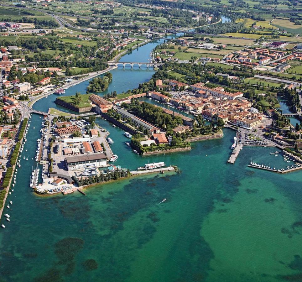 La Madonnina Vacation Flats Leilighet Peschiera del Garda Eksteriør bilde